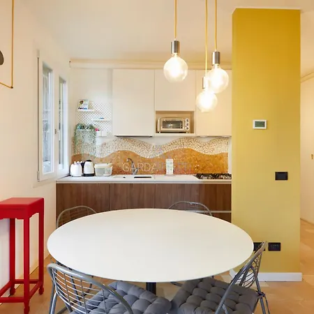 Aureliano Apartment - Solarium Lake View And Pool Apartment *