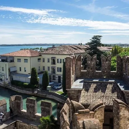 Aureliano Apartment - Solarium Lake View And Pool Apartment *