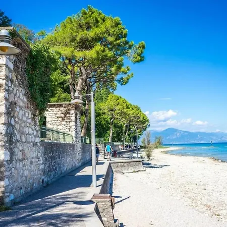 Aureliano Apartment - Solarium Lake View And Pool Apartment *
